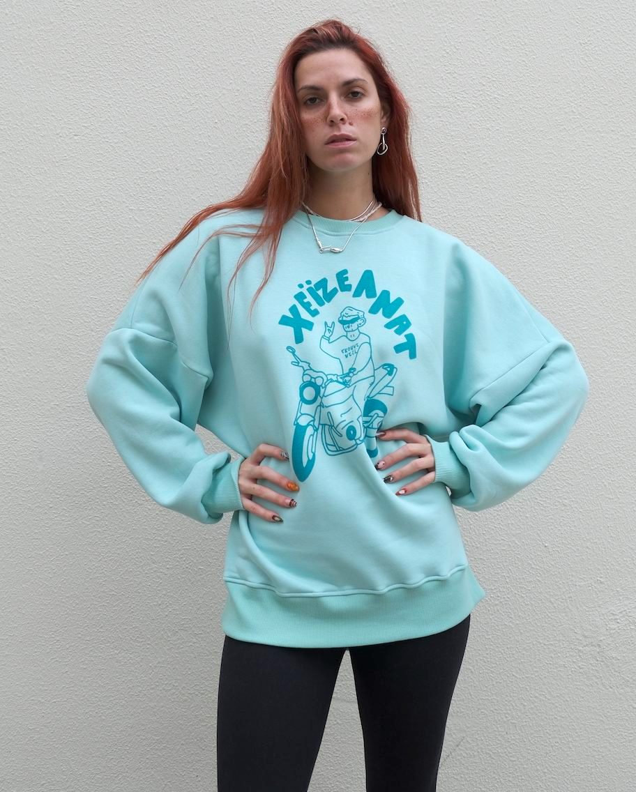 Θεία Νίτσα the Biker Crewneck